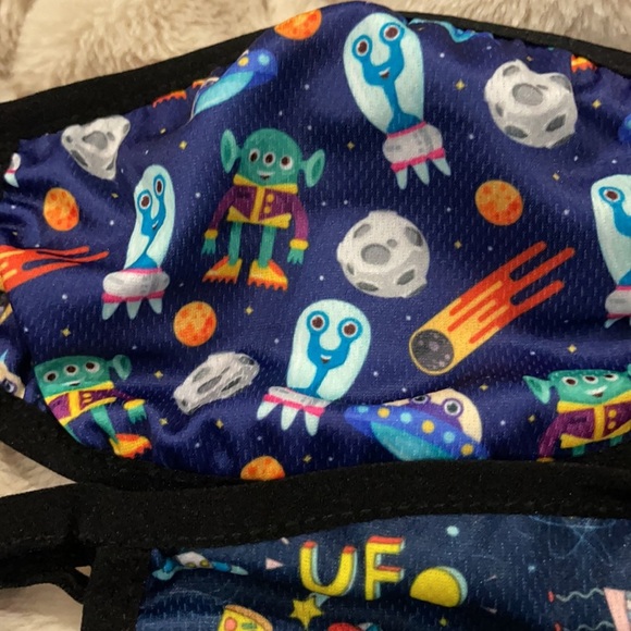 New set/5 kid’s Alien face masks - Picture 3 of 5
